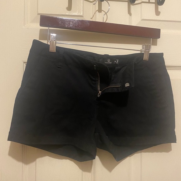 Volcom Frochickie Shorts EUC size 28 - Picture 3 of 5